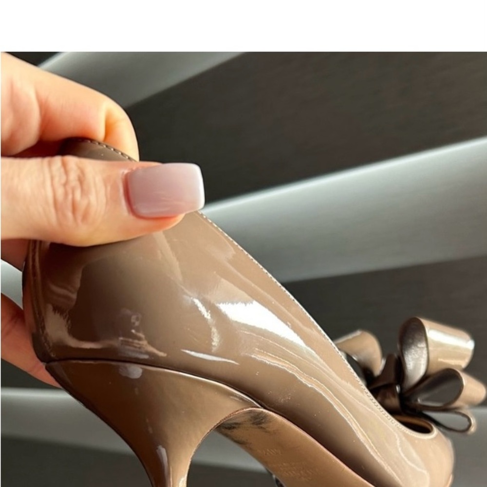 Authentic Valentino shoes - Picture 8 of 9